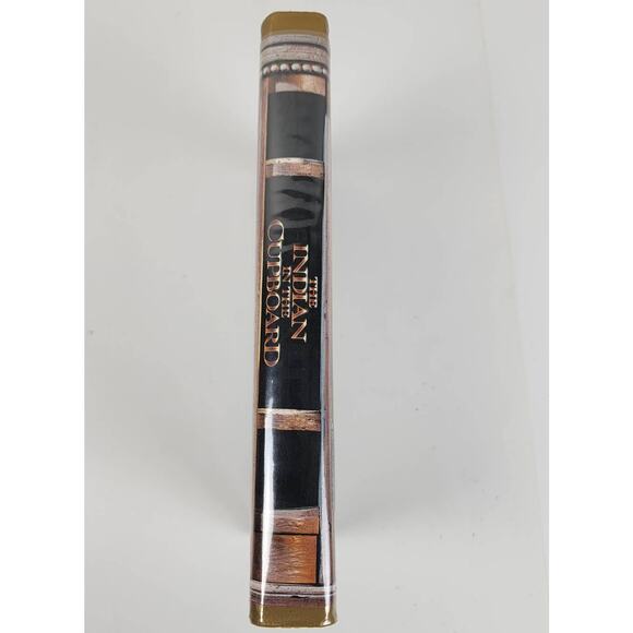 The Indian in the Cupboard (Columbia Pictures) Vintage 90s VHS Tape Movie - Picture 2 of 8